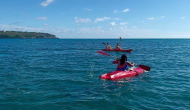 Actividad de kayak en la costa de Alicante