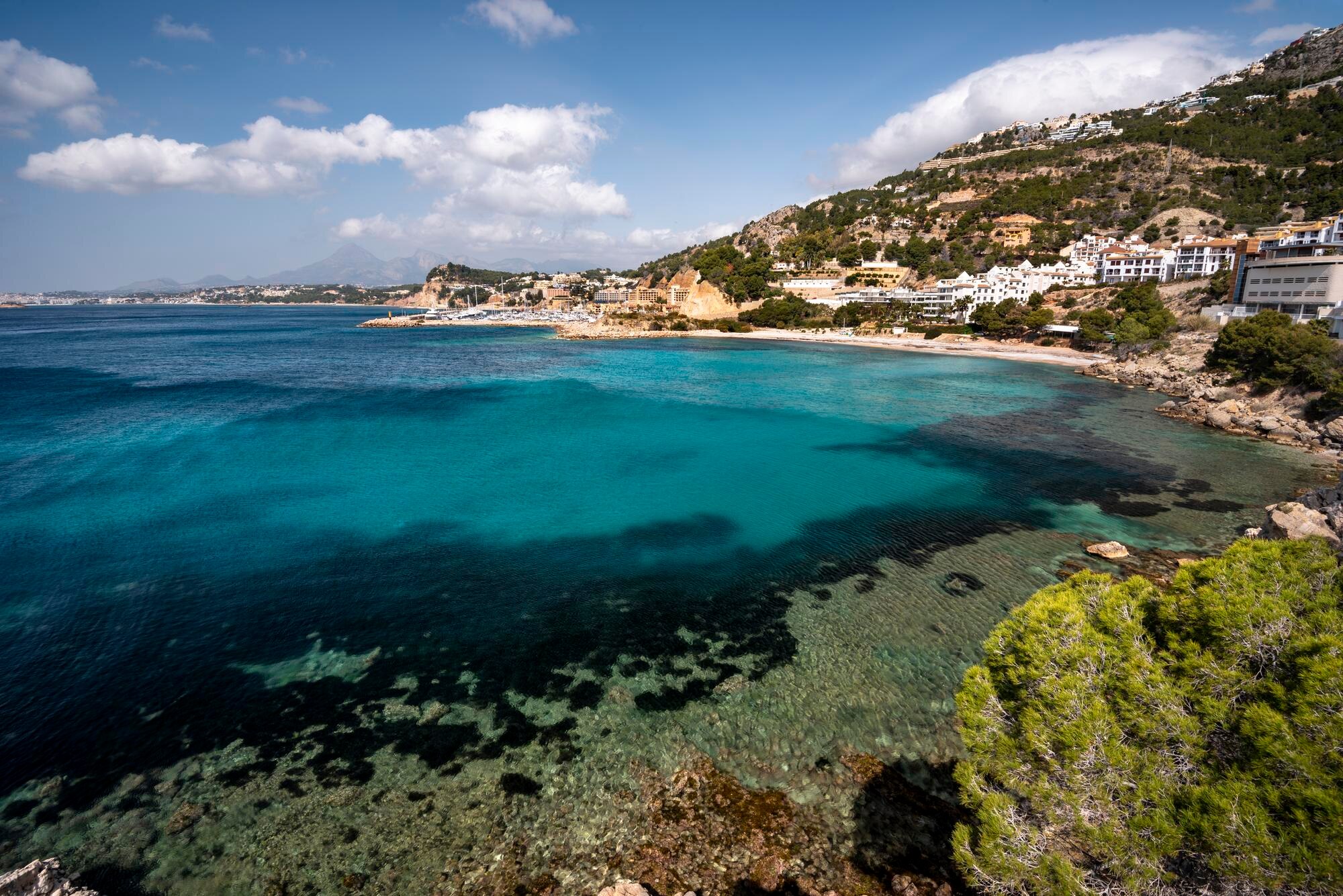 Costa del Mascarat y calas de aguas turquesas en Altea